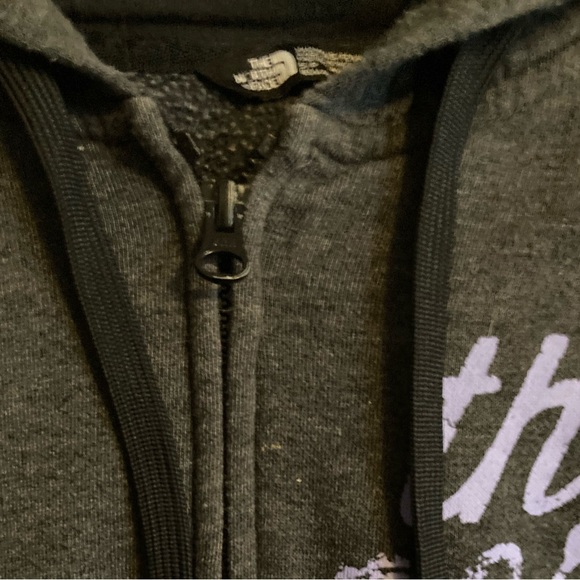 👚(bundle 4 items w/👚for $16) North Face sweatshirt - Picture 6 of 9